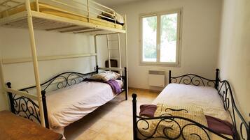 5 quartos, escrivaninha, berço de viagem, Wi-Fi de cortesia