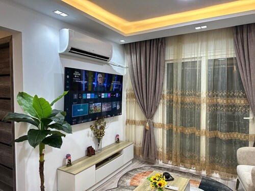 Charming 2-bedroom building in Madinty, Cairo Governorate with WiFi, AC