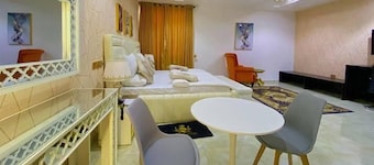 Hogis Luxury Suites and Hotel