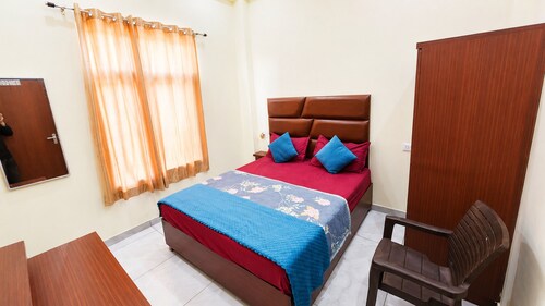 Goroomgo Shiva residency Amritsar