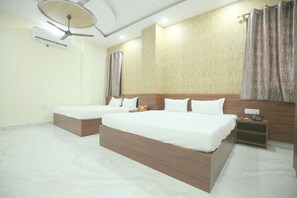 Family Room, City View | Free WiFi, bed sheets - Goroomgo Shiva residency Amritsar (Amritsar)