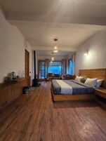 Habitación clásica doble, balcón | Escritorio, sistema de insonorización, wifi gratis