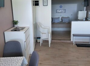 Maison (Three Bedroom Holiday Home)