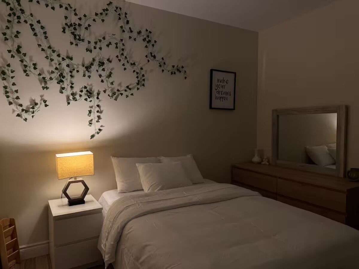 3 bedrooms, desk, iron/ironing board, free WiFi