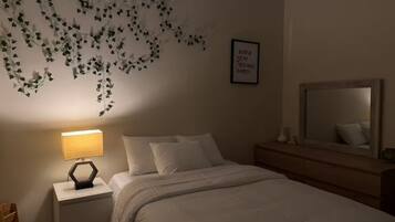 3 bedrooms, desk, iron/ironing board, free WiFi