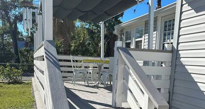 Brown Bunny BnB — Peaceful Retreat in Palmetto FL Outdoors WiFi AC