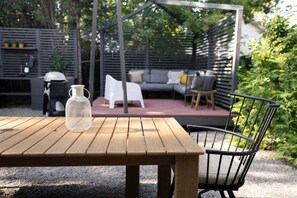 Outdoor dining - Bluebird Day - Lodgepole House (Bend)