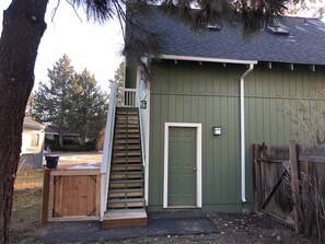 Exterior - Bluebird Day - Lodgepole Pine (Bend)