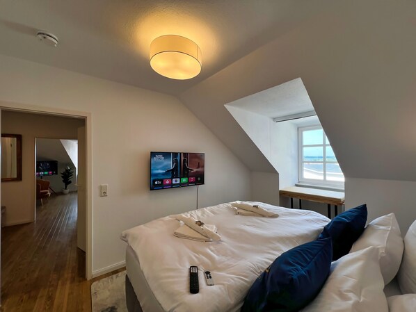 2 soverom, strykejern/-brett, reiseseng for barn og wi-fi (inkludert)