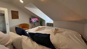 2 bedrooms, iron/ironing board, travel crib, free WiFi