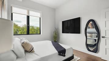 2 habitaciones, escritorio, tabla de planchar con plancha y wifi