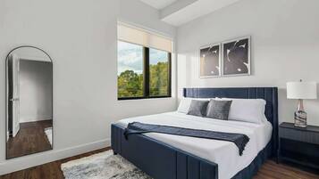 2 bedrooms, desk, iron/ironing board, travel crib