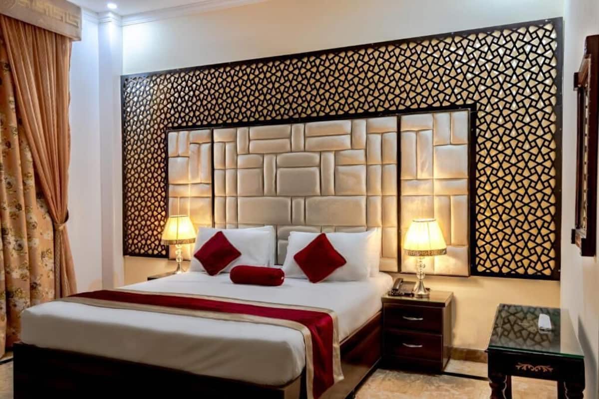 Soundproofing, iron/ironing board, free WiFi