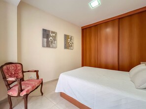 2 chambres, bureau, fer et planche à repasser, Wi-Fi gratuit