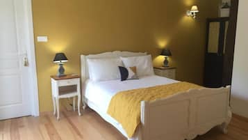 1 habitación, escritorio, cuna de viaje y wifi