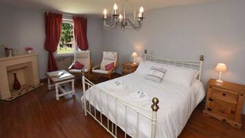 1 Schlafzimmer, Schreibtisch, Reisekinderbett, WLAN