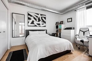 1 habitación, tabla de planchar con plancha, wifi y ropa de cama 