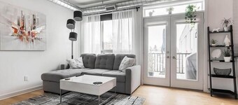 Good location in Ottawa. Parking available. We speak your language. Transfer