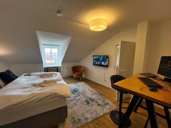 2 bedrooms, desk, iron/ironing board, travel crib