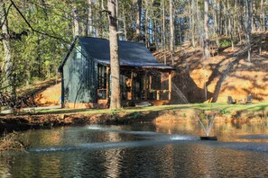 Exterior - Hidden Springs Cottage, Rome, GA, King Loft Bedroom, Private Lake Access (Rome)