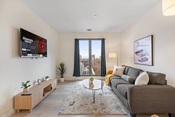 TV - Exceptional 2BR ! Free Parking ! 30 Min to NYC ! (Newark)