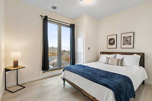 2 slaapkamers, een strijkplank/strijkijzer, wifi, beddengoed