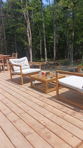 Ortus Solis Lovingly furnished vacation home on Wentworthlake  