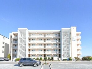 Exterior - Direct ocean front 4th floor condo. Elevator building. AC, WiFi, Washer, Dryer (Ocean City)