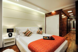 Classic Double Room, City View | Soundproofing, free WiFi - Main street studio and rooms (Zadar)