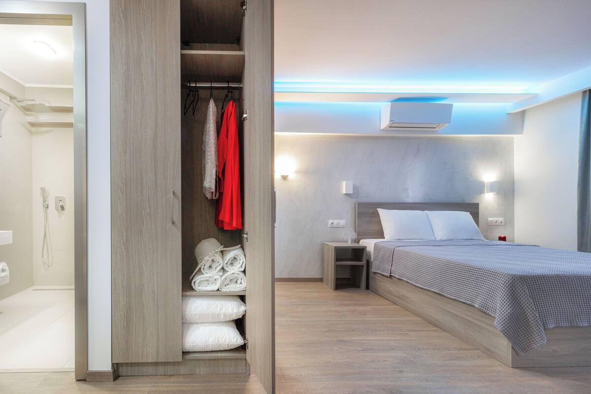 ตู้นิรภัยในห้องพัก, พื้นที่ทำงานแบบใช้แล็ปท็อป, ห้องเก็บเสียง, Wi-Fi ฟรี