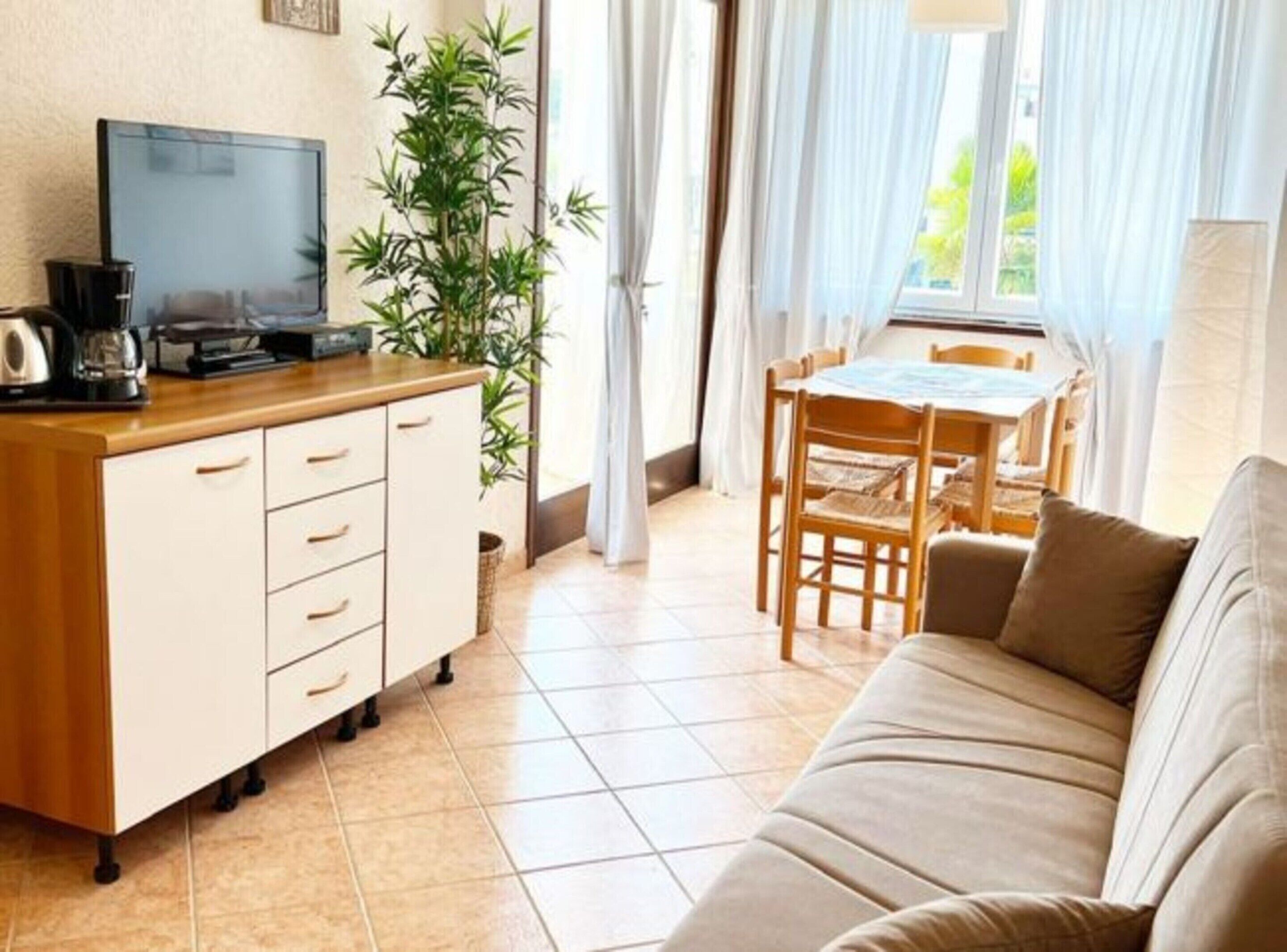 Apartment | Dining