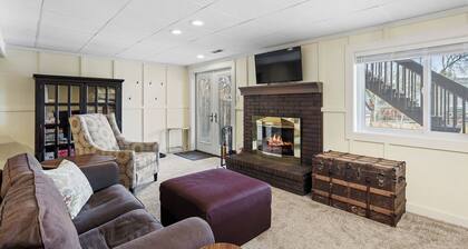 Sunny Private Guest Suite, 30 min from Denver/Boulder, Kids and Pets welcome!