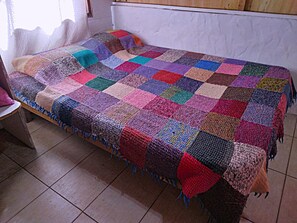 Espace de travail pour ordinateur portable, draps fournis