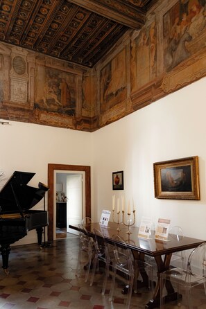 Dining - Cultural heritage Roman Palace (Roma)