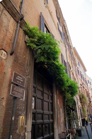 Exterior detail - Cultural heritage Roman Palace (Roma)
