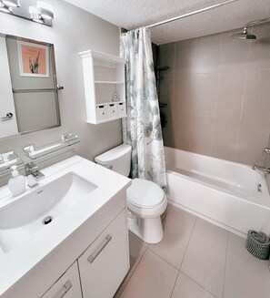 Comfort Condo | Bathroom - Sage on the Bow - Central Condo (Calgary)