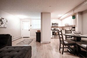 Comfort Condo | 1 bedroom, free WiFi - Sage on the Bow - Central Condo (Calgary)