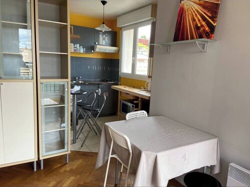 Beau studio avec vue sur Paris tour eiffel