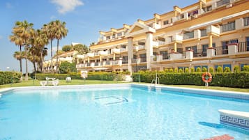 Apartament | Piscina | Piscina a l'aire lliure