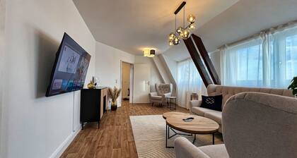 Helle großzügige Dachgeschoss Wohnung Parkplatz Schloss Blick #Cosiness Company