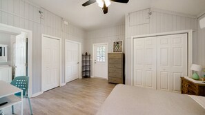 1 bedroom, desk, WiFi, bed sheets