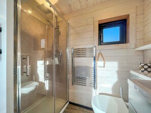 Towels - Barn Owl Cabin - UK45401 (Forfar)