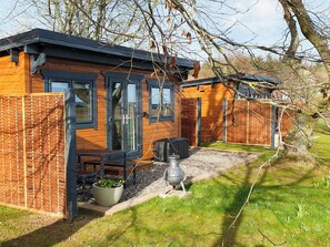 Outdoor dining - Barn Owl Cabin - UK45401 (Forfar)