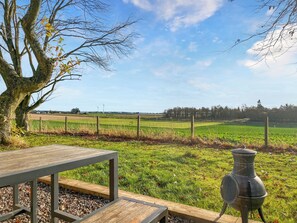 Outdoor dining - Barn Owl Cabin - UK45401 (Forfar)