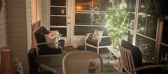 Charming 2-bedroom mobile home in fabulous Riverwalk Community 55+ with AC, WiFi