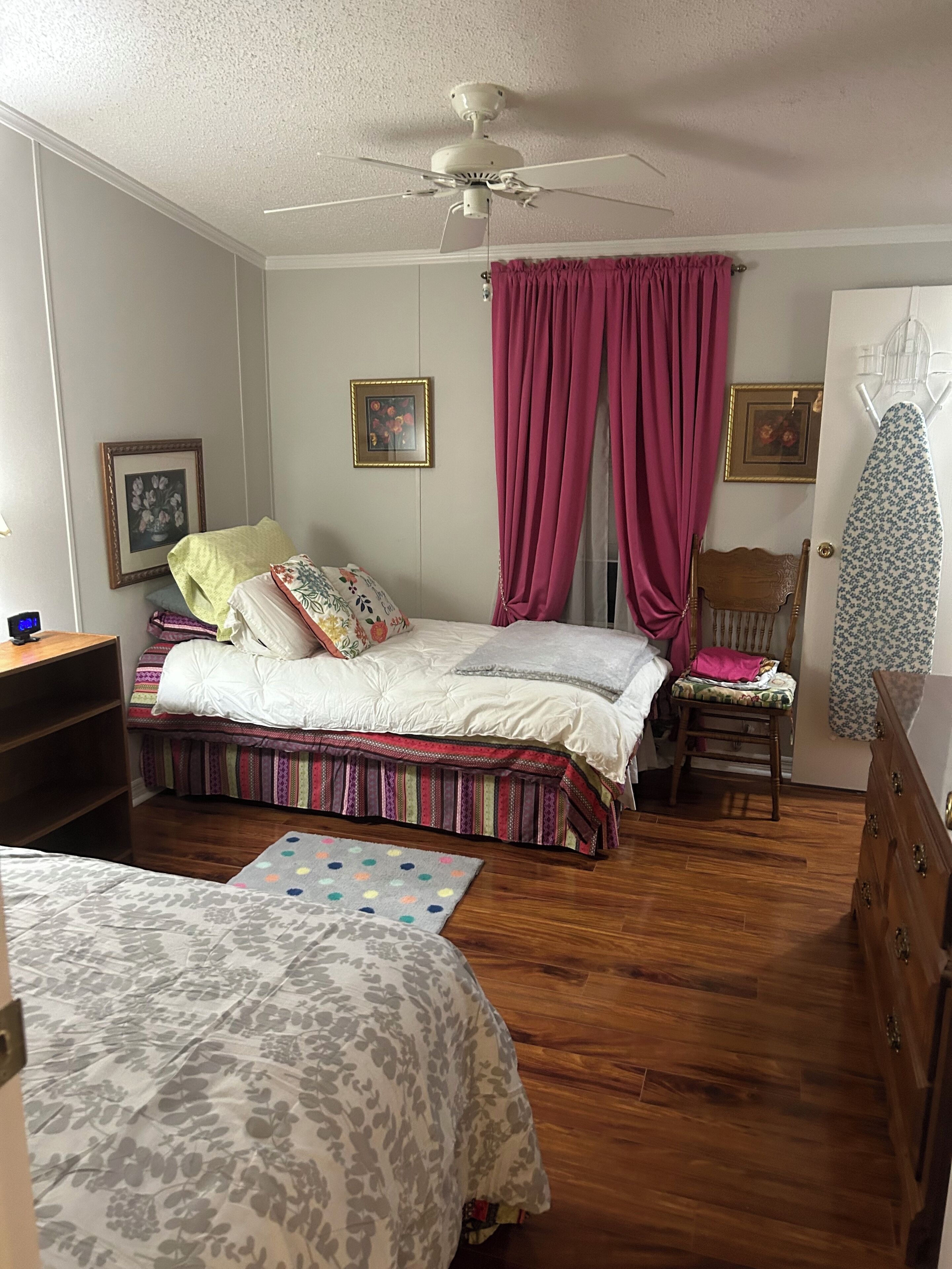 2 bedrooms, WiFi, bed sheets