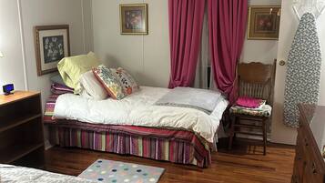 2 bedrooms, WiFi, bed sheets