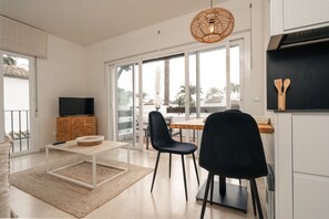 Apartment | Dining
