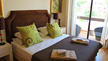 3 bedrooms, iron/ironing board, travel cot, free WiFi