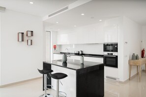 Fridge, microwave, oven, dishwasher - LAGOS DESIGN APARTMENT 3 WITH POOL by HOMING (Lagos)